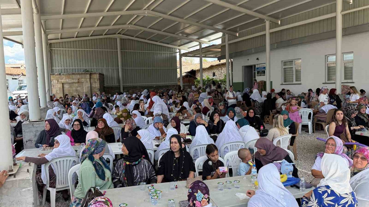 Yayaköy\'de Geleneksel Hayır Etkinliği