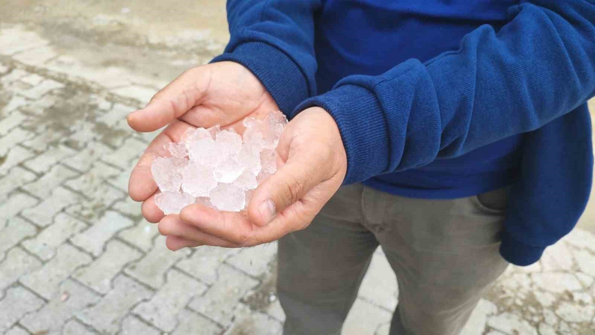 Yozgat’ta dolu tarım alanlarını vurdu, köylüler afet bölgesi ilanı istedi