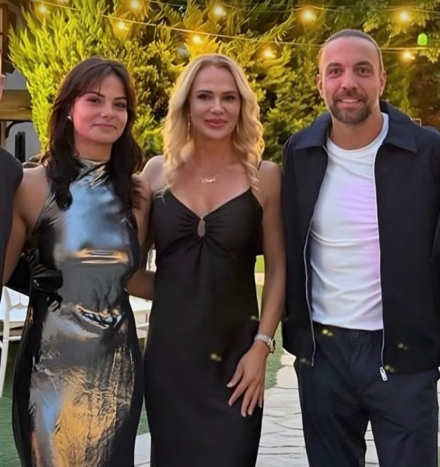 Ağaç altında basılan Beyza-Sercan ikilisinden olay fotoğraf