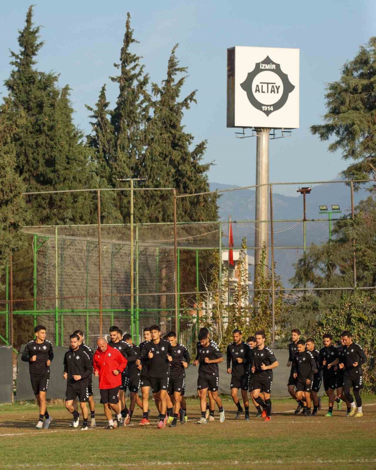Altay Antrenmanlarını Erteledi