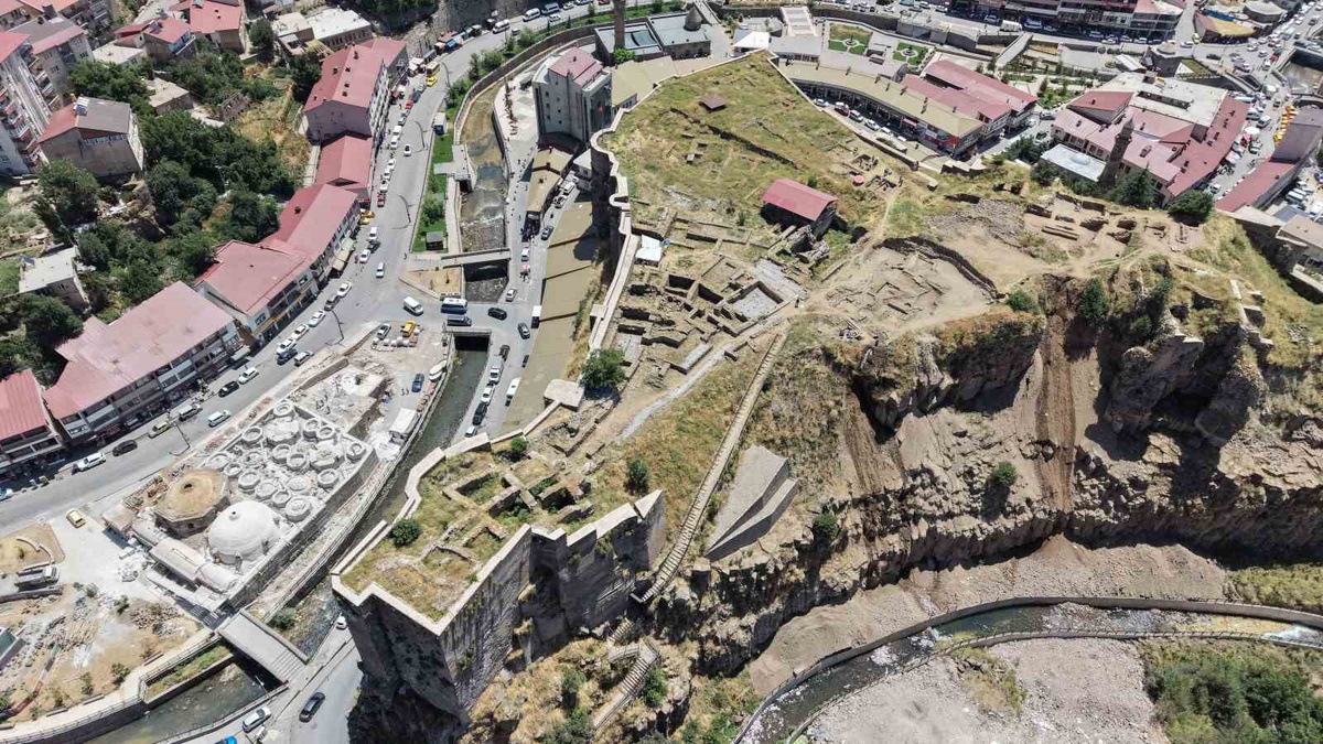 Bitlis Kalesi\'nde Önemli Kazı Aşamaları Tamamlandı