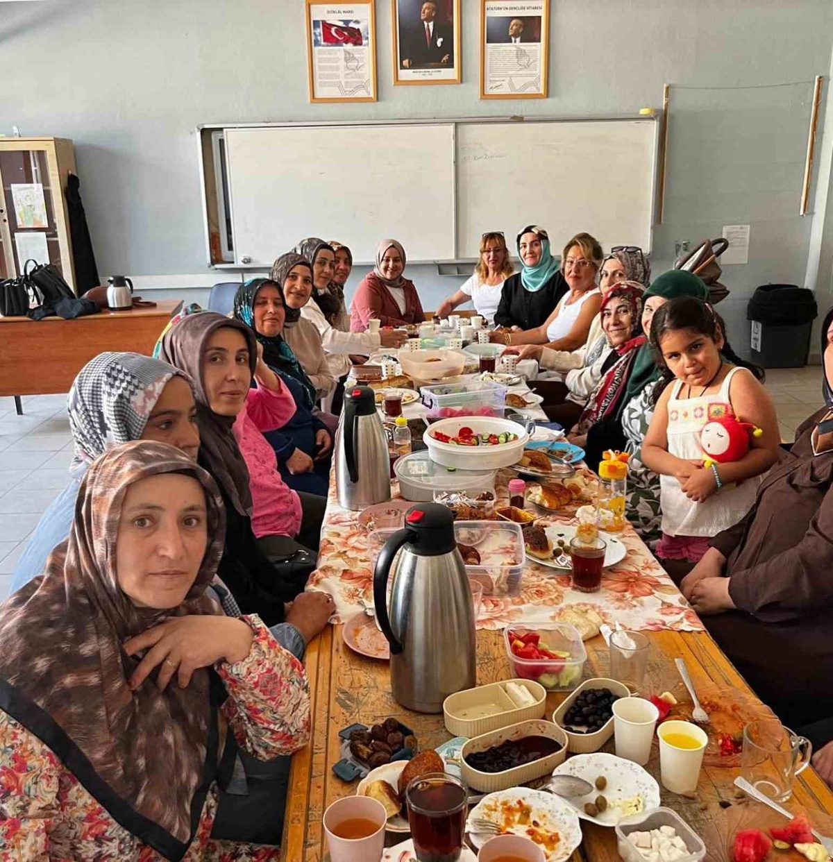 Burhaniye\'de Okuma Yazma Kursu Tamamlandı