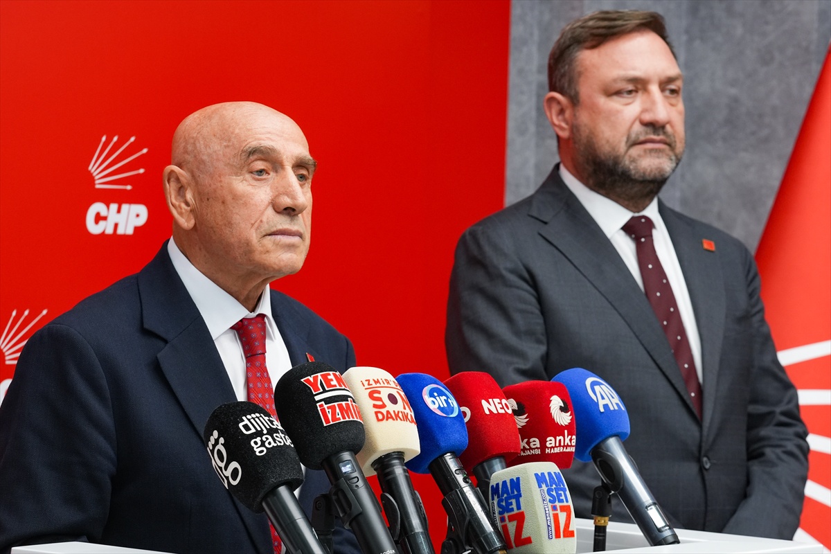 CHP\'den İzmir\'de Basın Toplantısı