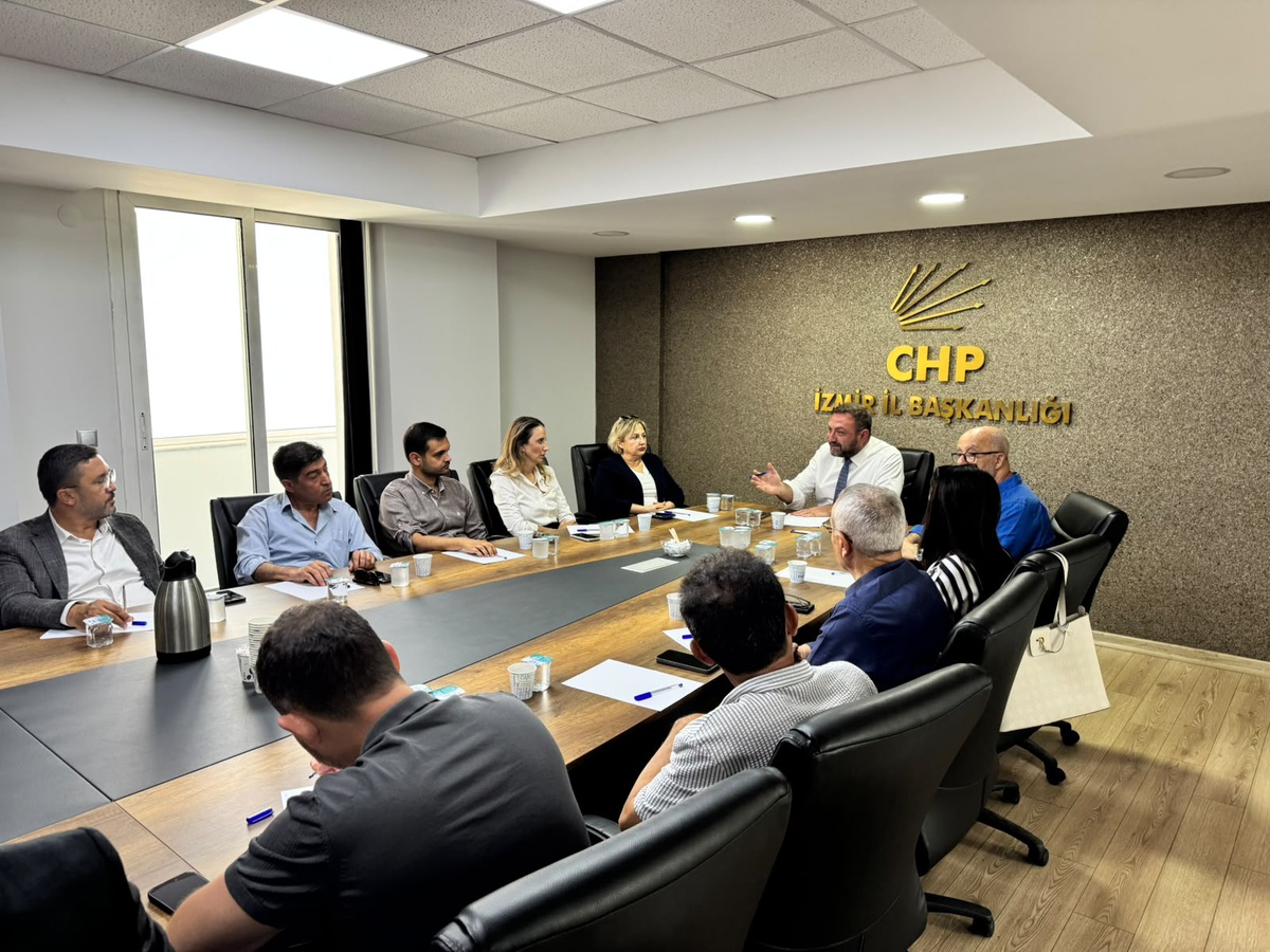 CHP İzmir\'de Yeni İlçe Başkanları Atandı