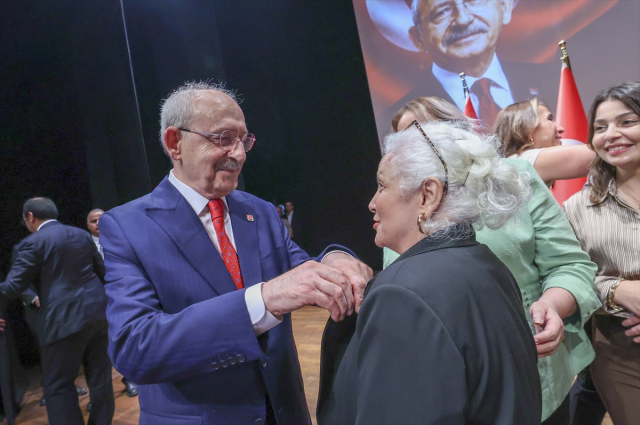 CHP'deki figüran tartışmasında yeni perde! Cast ajansı doğruladı