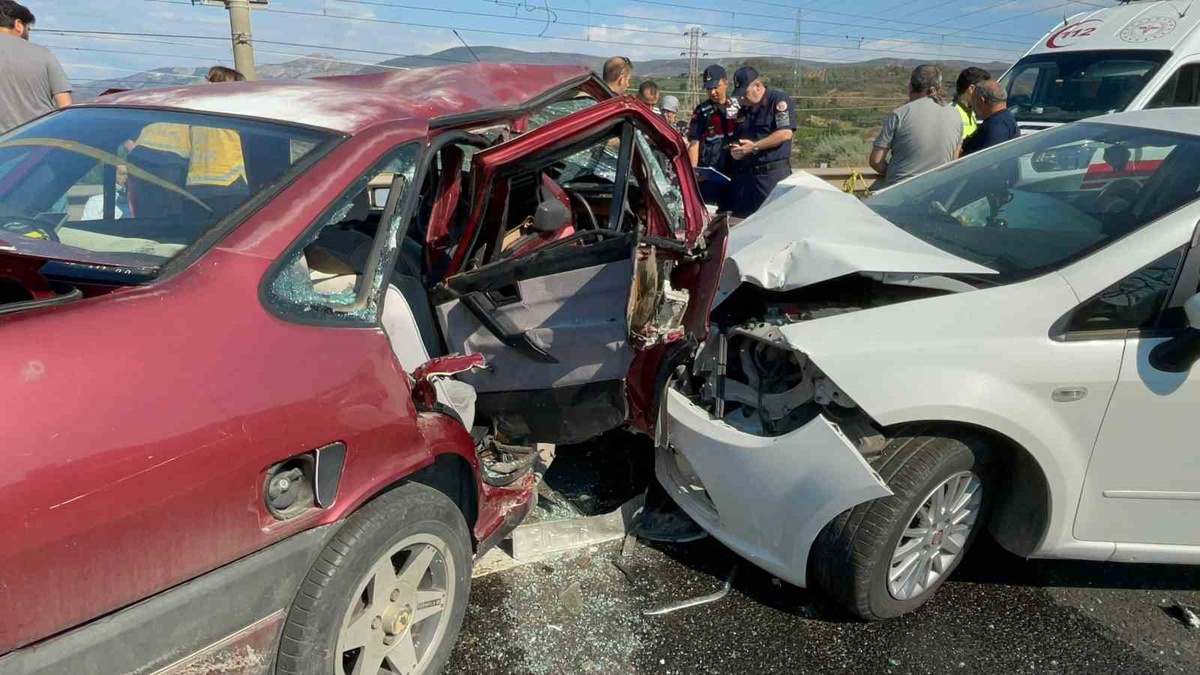 Pamukova\'da Trafik Kazası: 7 Yaralı