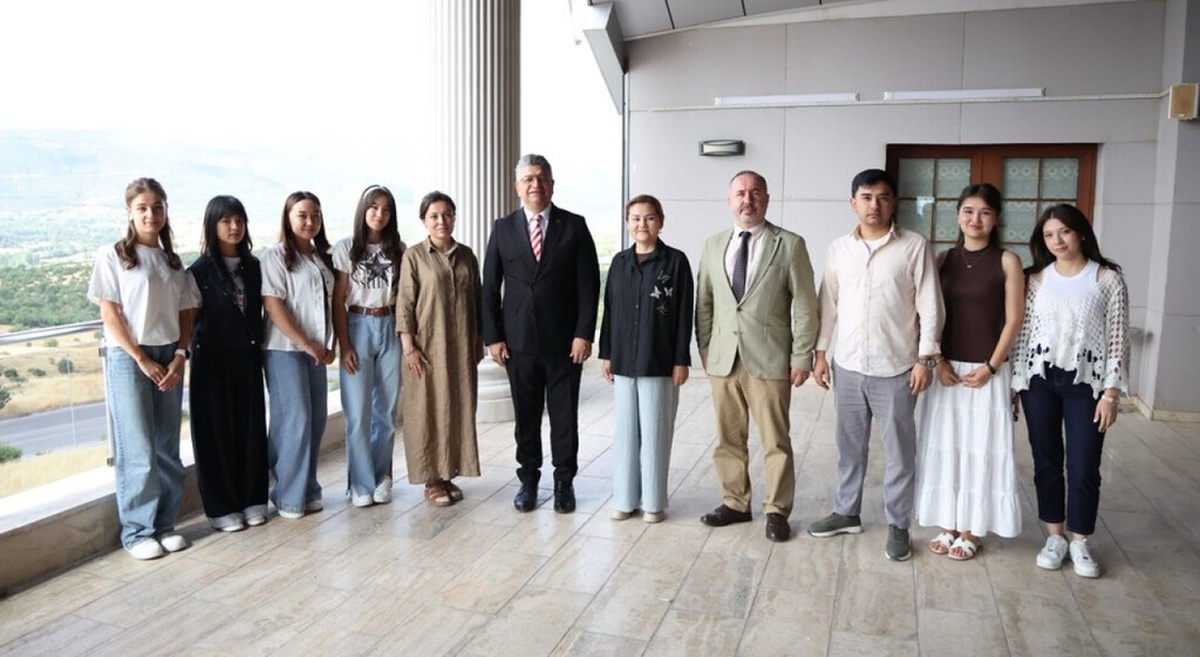 DPÜ\'de Özbek Öğrencilerle Yaz Okulu