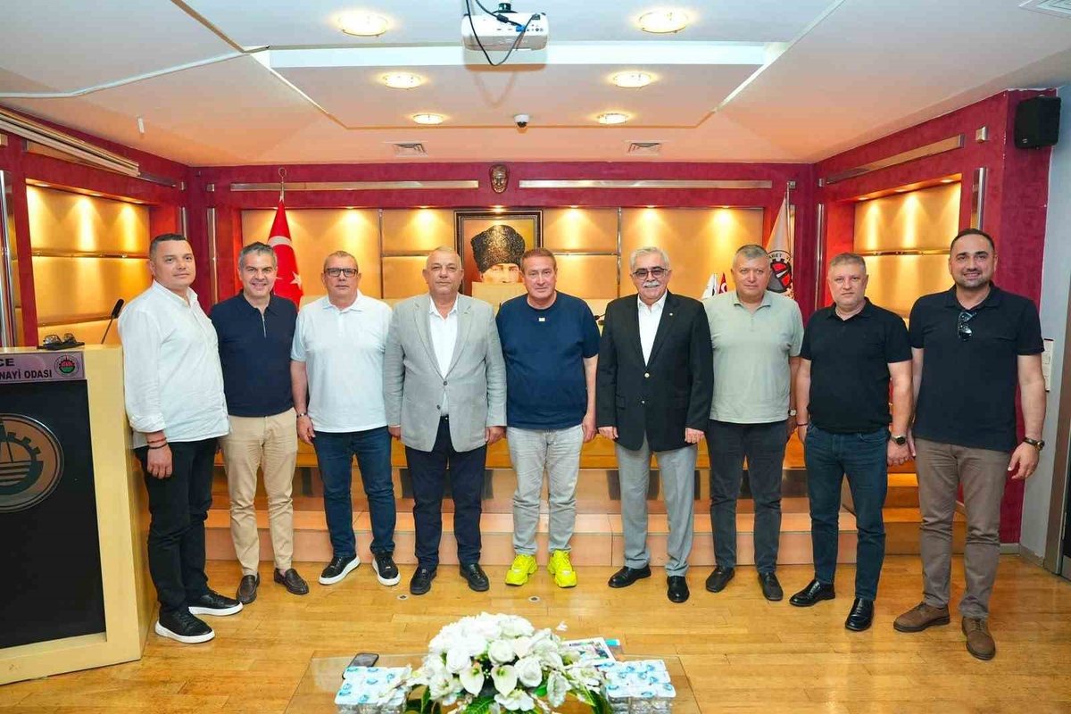 Düzcespor\'un Deplasman Giderleri DTSO\'dan Karşılanacak