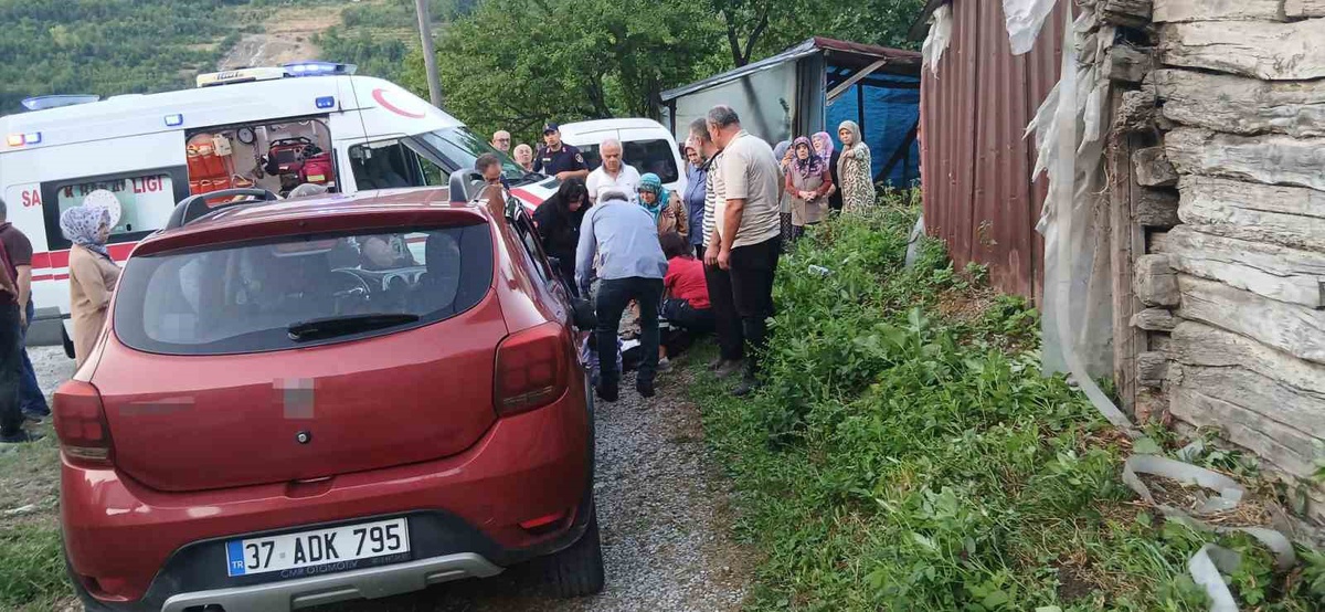 İnebolu\'da Trafik Kazası: Anne ve İki Çocuk Yaralandı