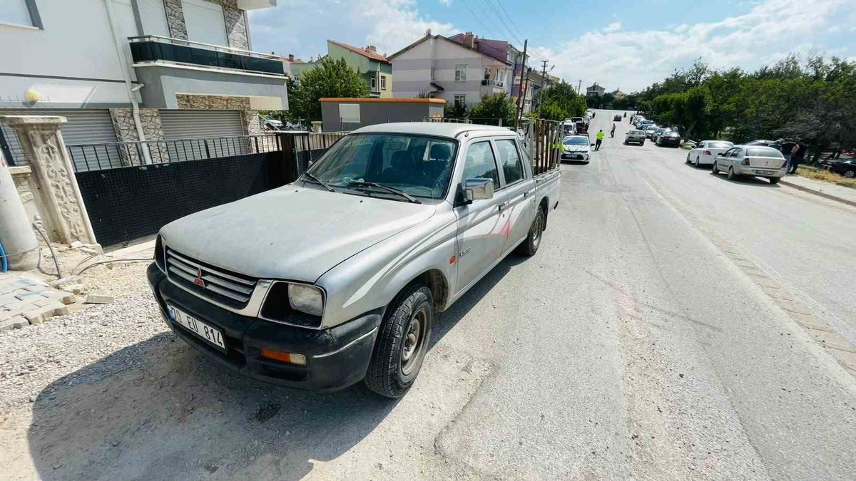 Karaman\'da Bisikletli Çocuğa Pikap Çarptı