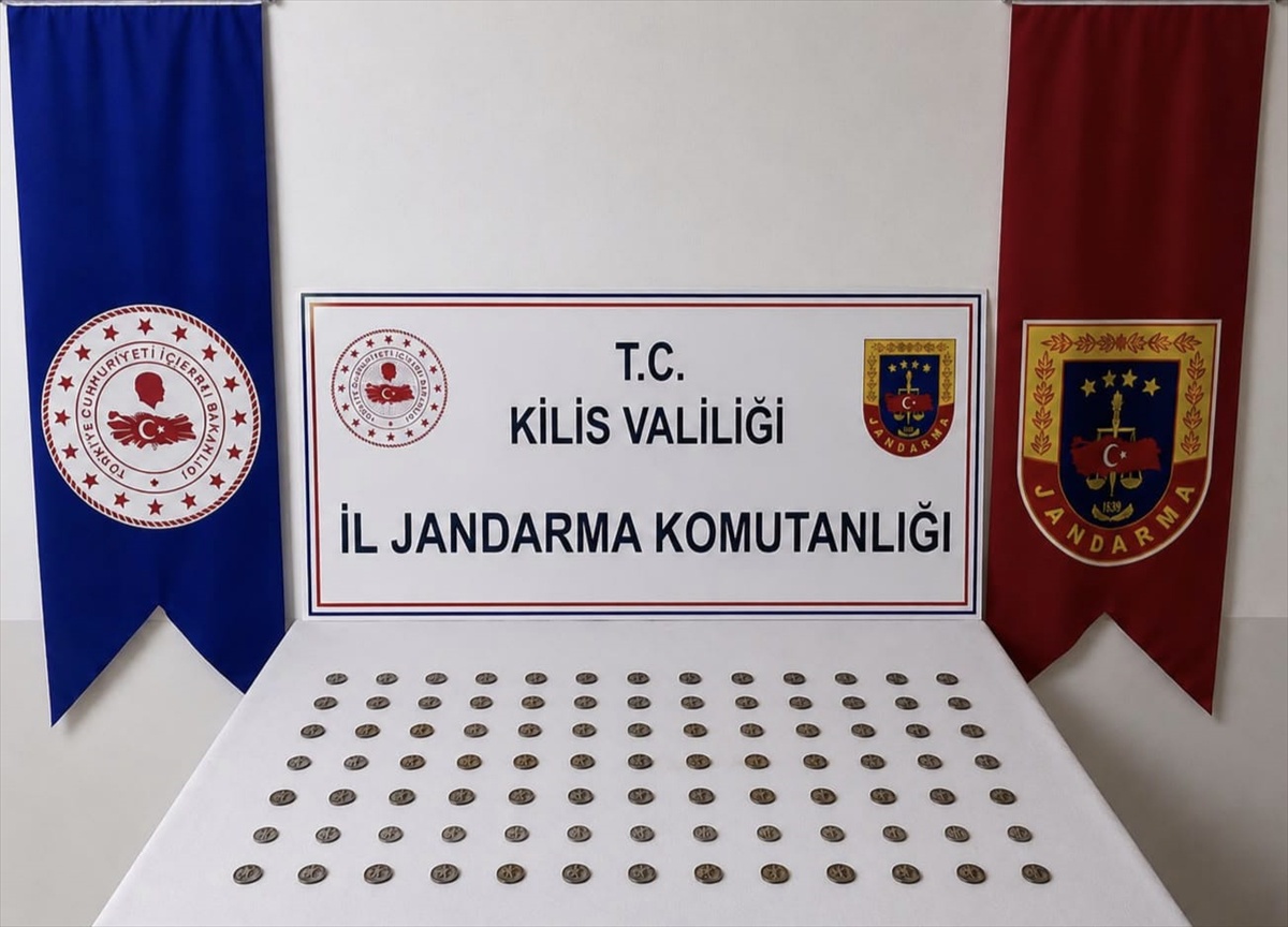 Kilis\'te tarihi eser operasyonu: 107 sikke ele geçirildi