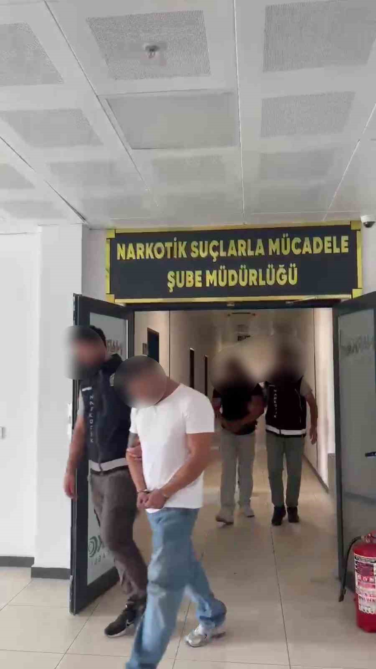 Kocaeli\'de uyuşturucu operasyonu: 3 kilo skunk, 2 tutuklama