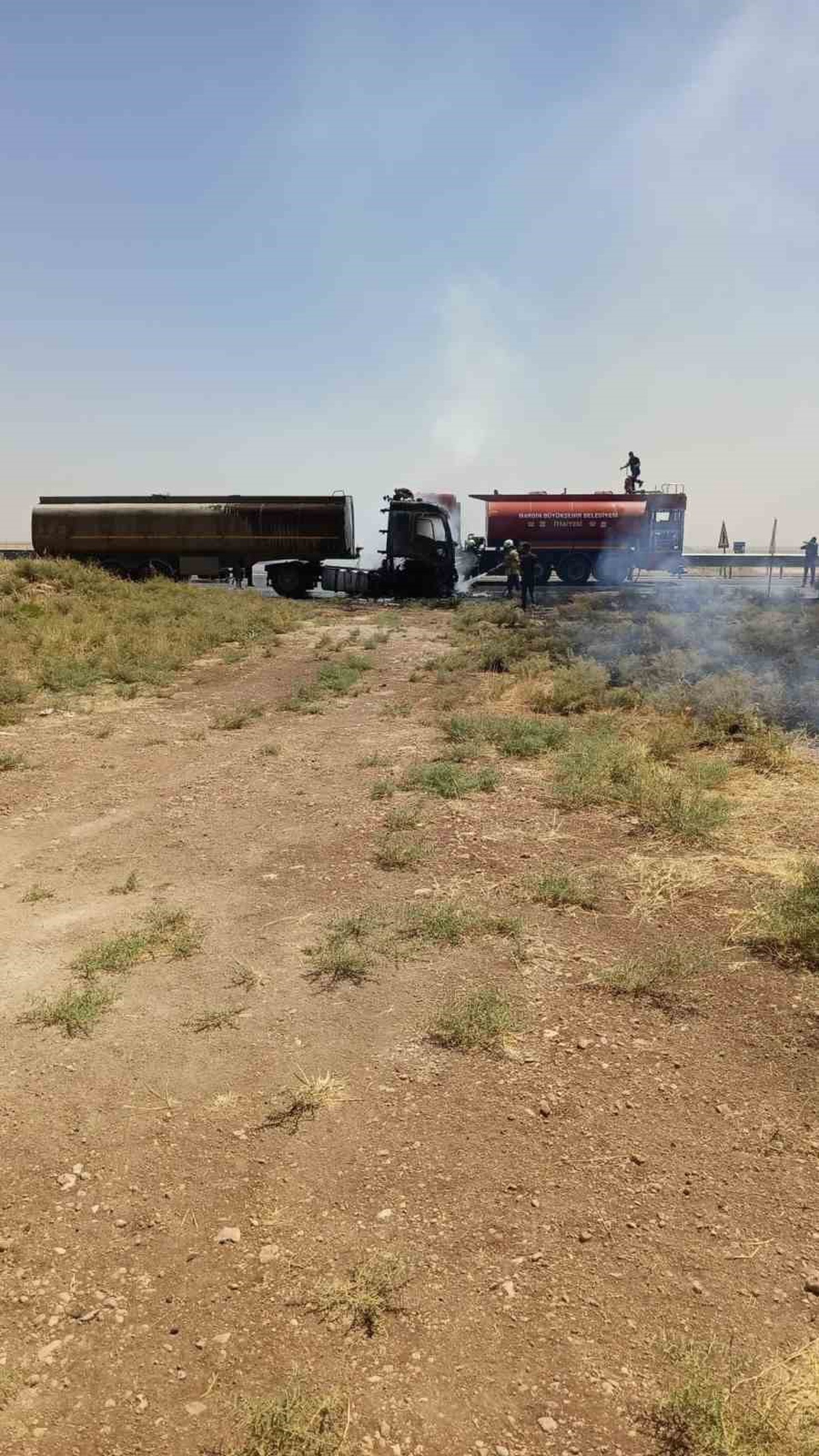 Nusaybin\'de Seyir Halindeki Tanker Yandı