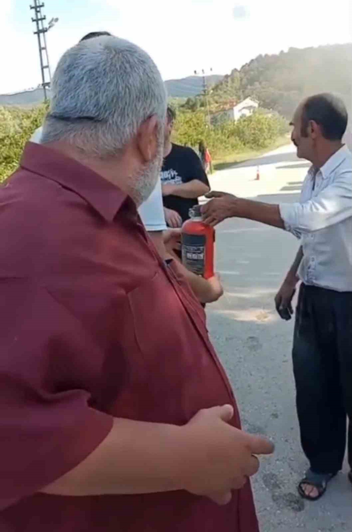 Bartın\'da Park Halindeki Araba Yandı