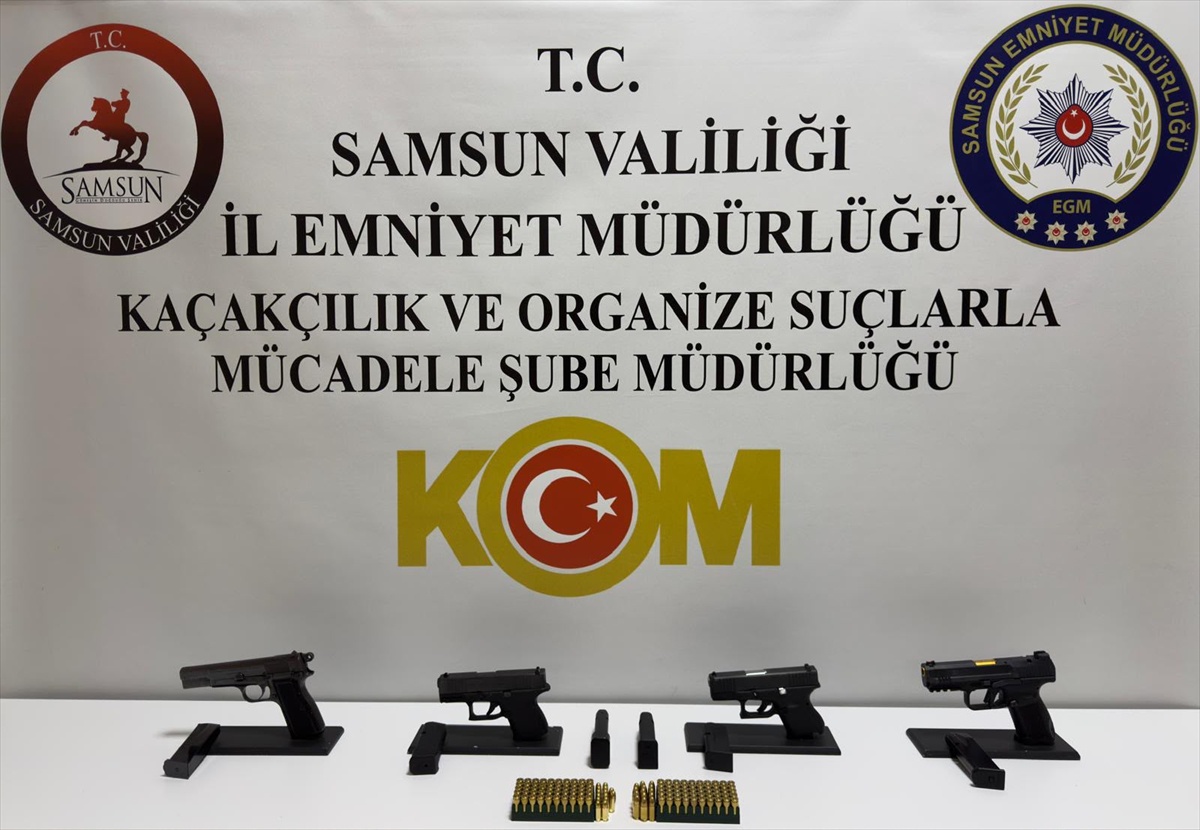 Samsun\'da Silah ve Kaçak Tütün Operasyonu