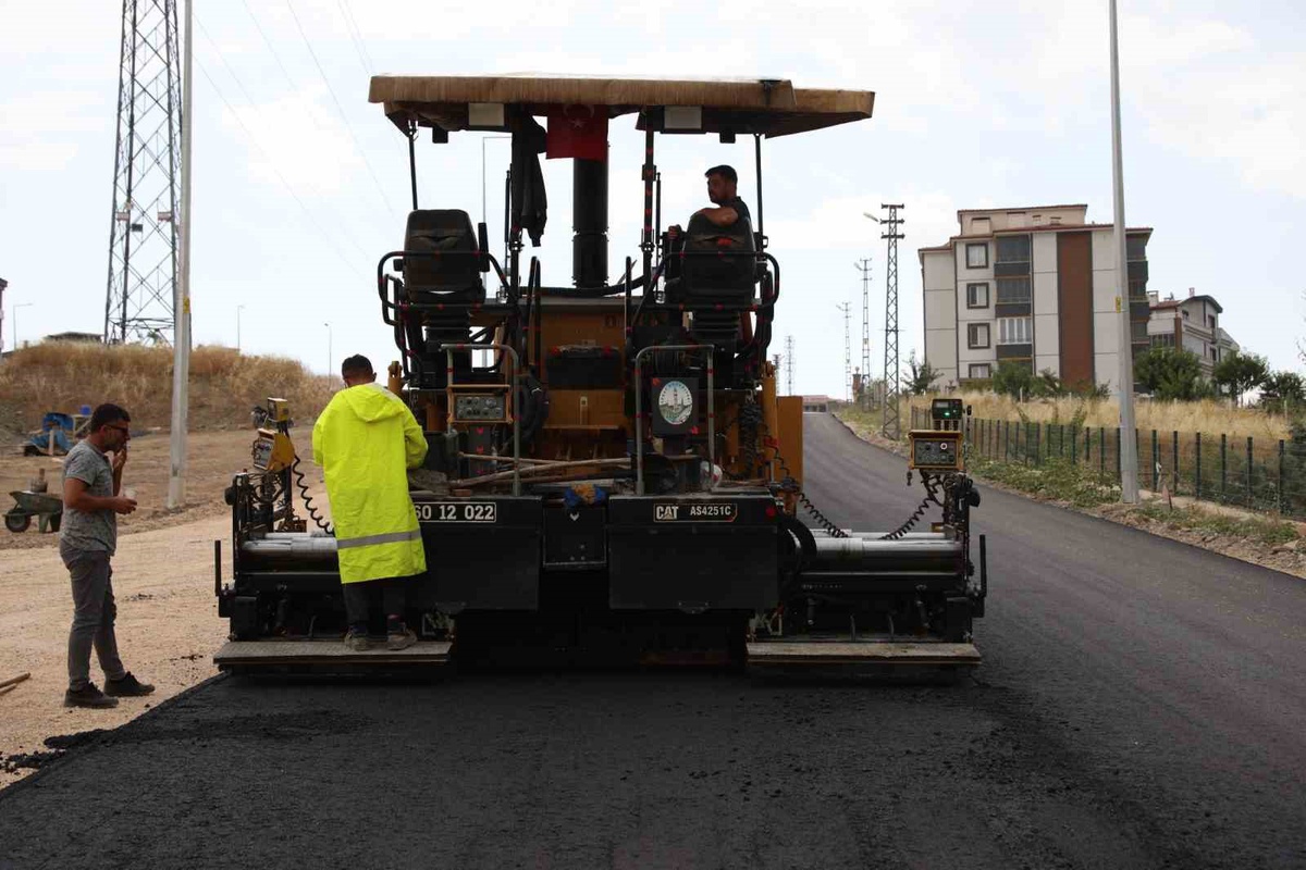 Gölbaşı Caddesi yeni yüzüne kavuştu