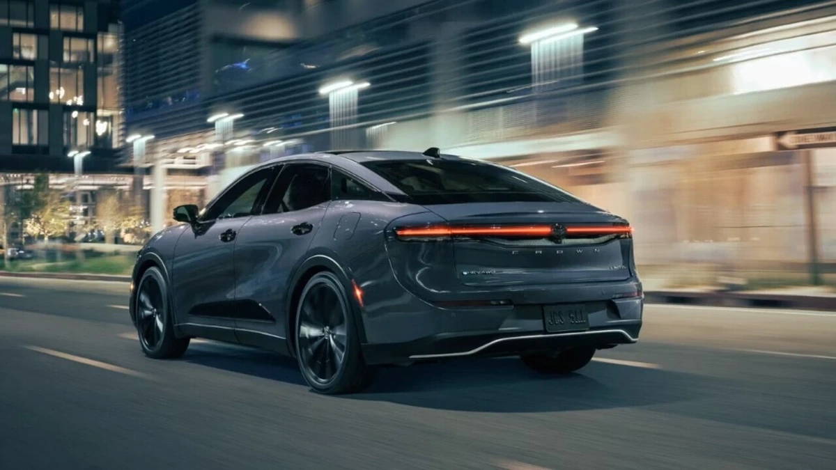 2027 Toyota Crown Tanıtıldı