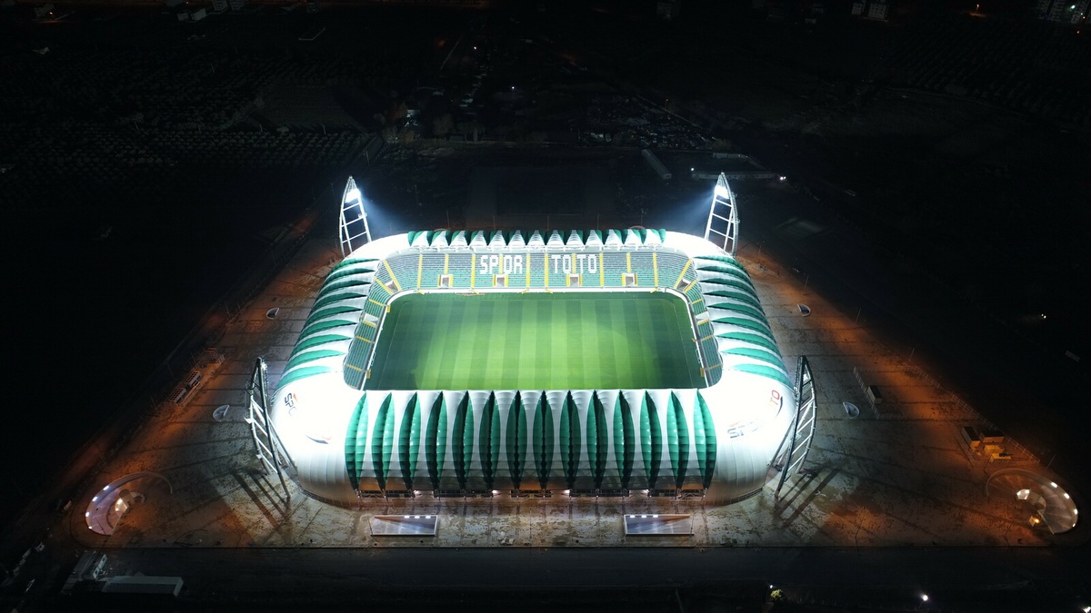 Vanspor Akhisar\'da Maç Oynayacak