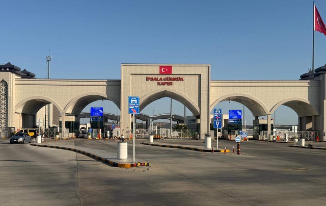 Komşudaki eylem sınır kapılarını durdurdu: Giriş-çıkışlar sınırlandırıldı