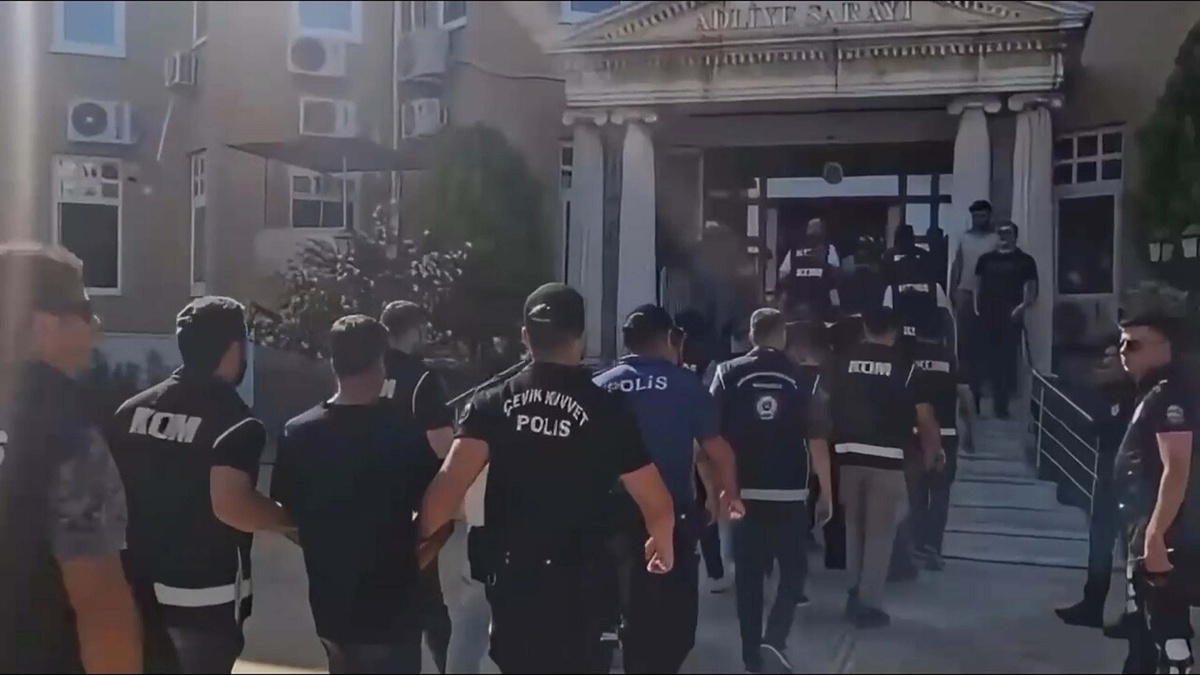 Didim\'de Vize Dolandırıcılarına Operasyon