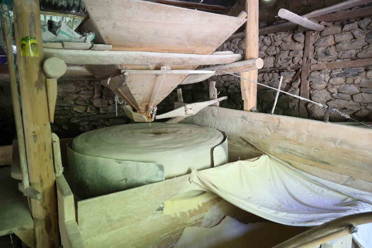 500 Yıllık Su Değirmeni Hala İşliyor
