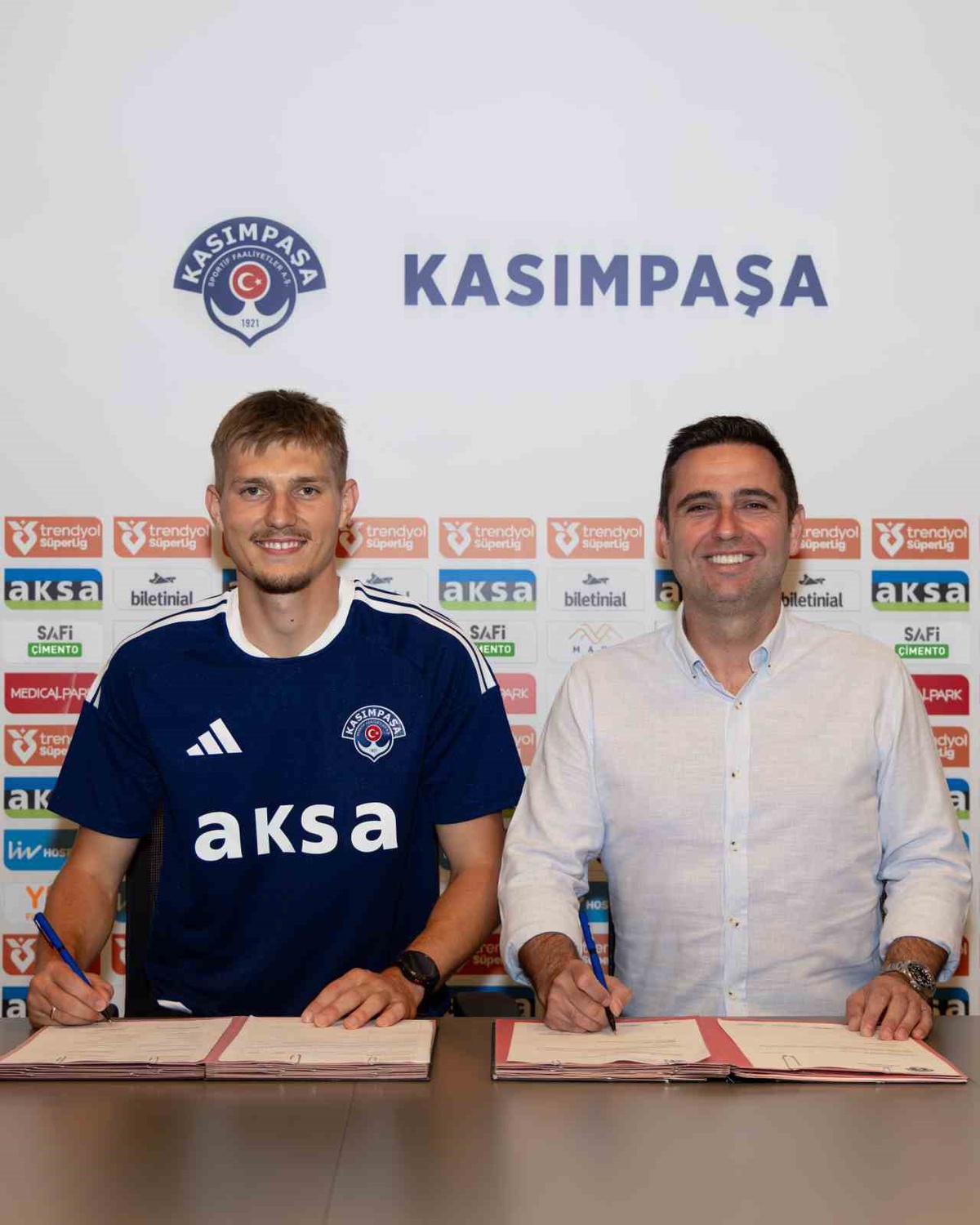 Kasımpaşa, Adrian Benedyczak ile Sözleşme İmzaladı