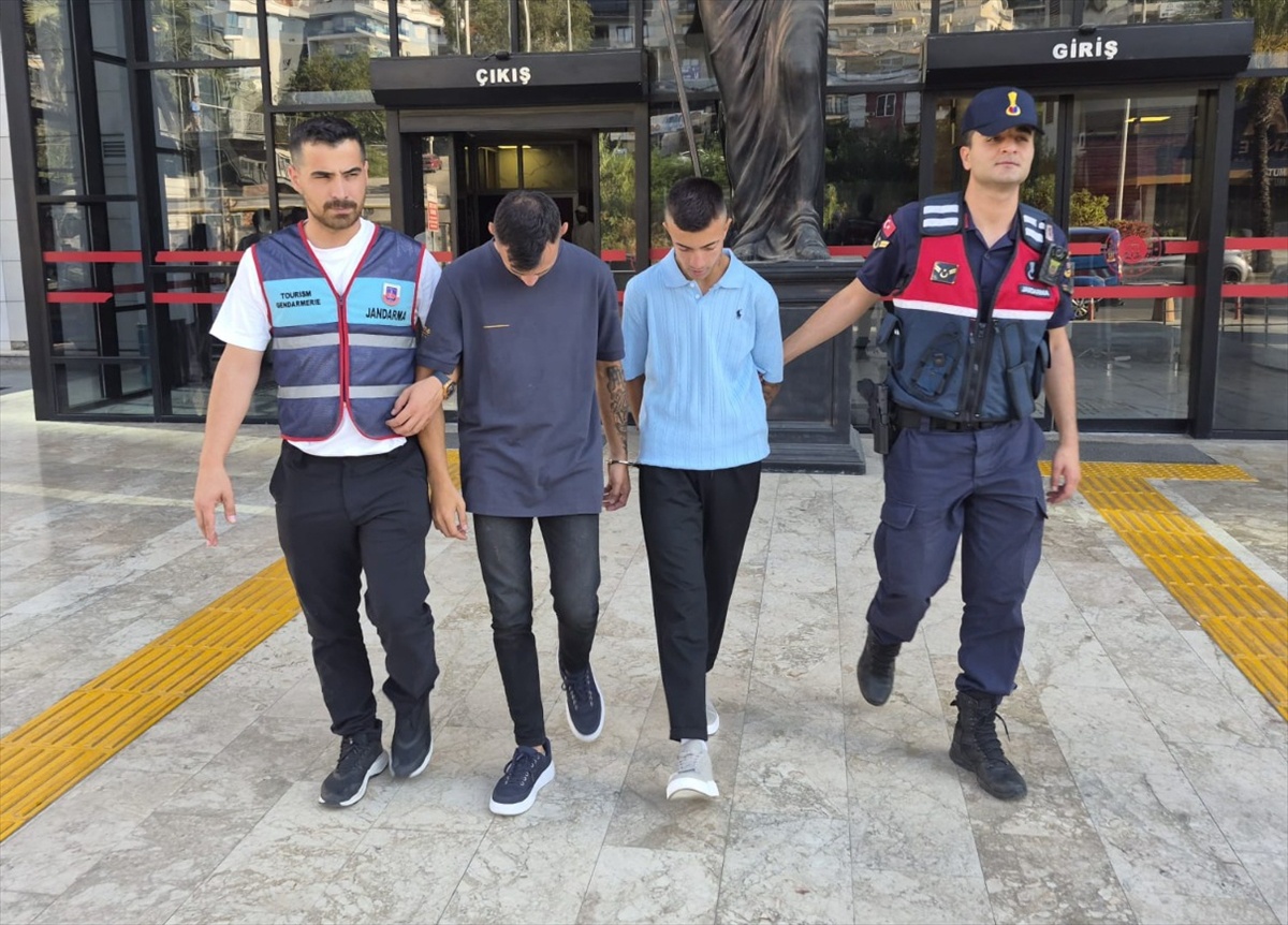 Alanya\'da Hırsızlık Şüphelileri Tutuklandı