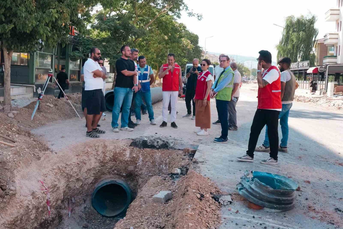 Başkan Köksal Aras mahallelerde yürütülen çalışmaları yerinde inceledi