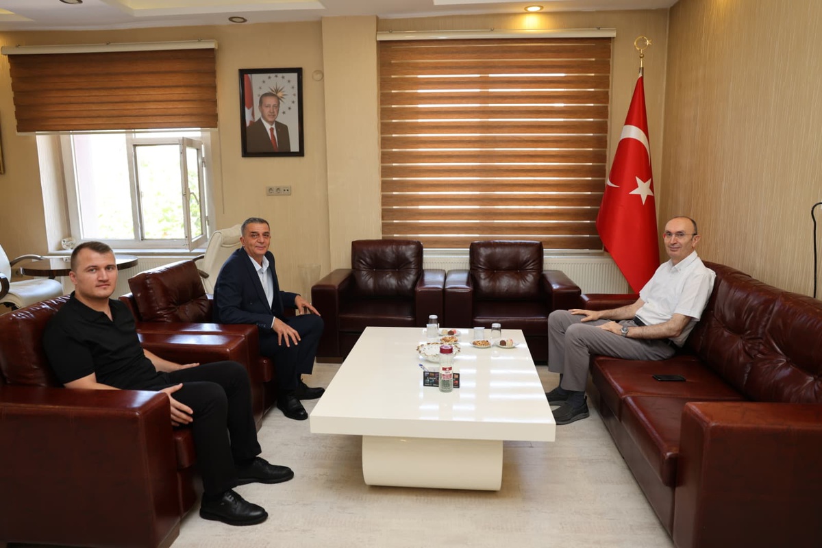 Şehzadeler Belediye Başkanı Şimşek’ten Kaymakam Yazar’a "hayırlı olsun" ziyareti