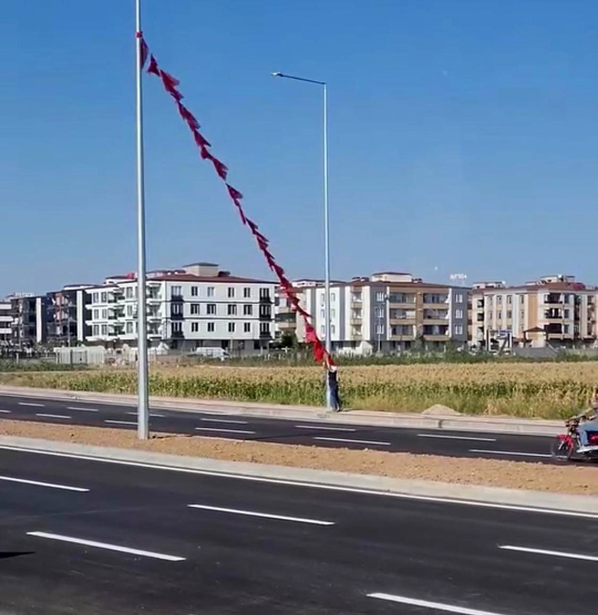 Bayrağa Sahip Çıktı