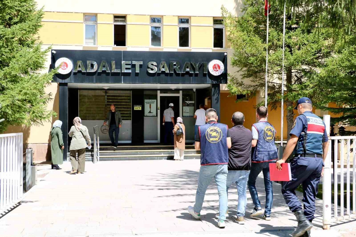 Firari Hükümlü Bayburt\'ta Yakalandı
