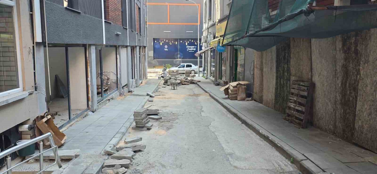 Bilecik\'te Kaldırım Çalışması Esnafı İsyana Sürükledi