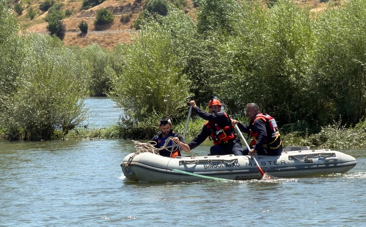Murat Nehri\'nde Mahsur Kalan Kişi Kurtarıldı