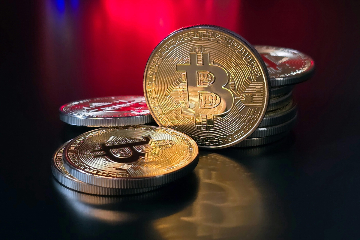 Bitcoin Fed kararı öncesinde 64 bin doların altına düştü