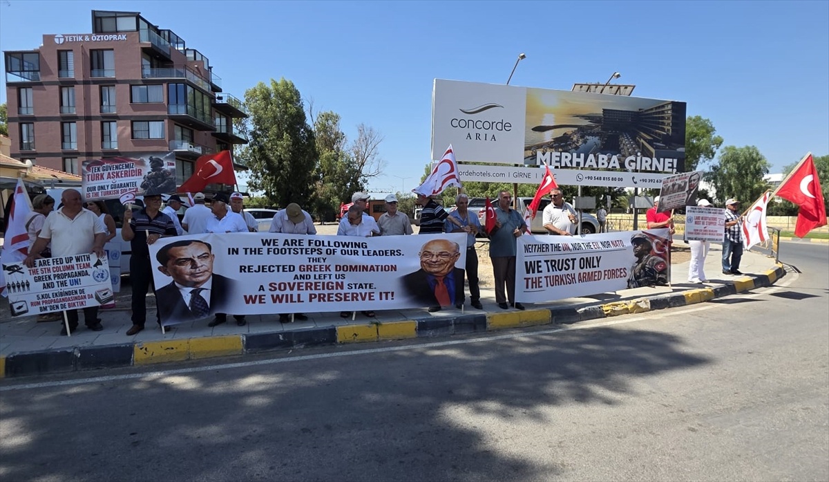Guterres\'in KKTC Ziyareti Protesto Edildi