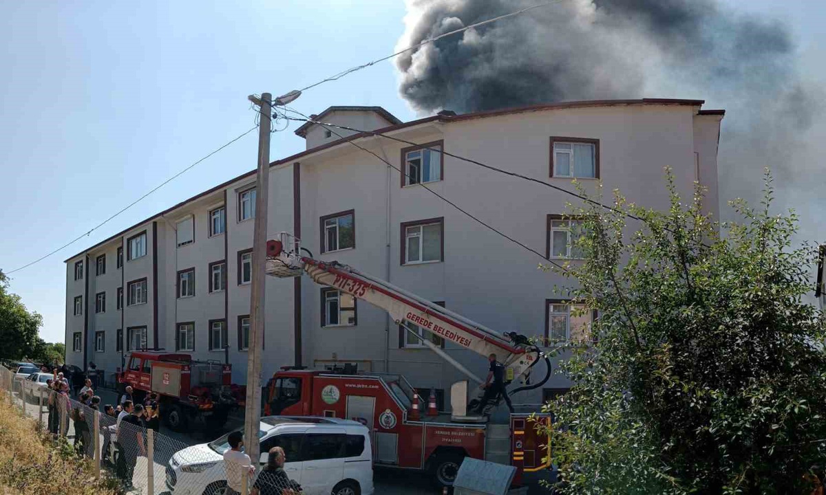 Bolu\'da Apartmanda Yangın