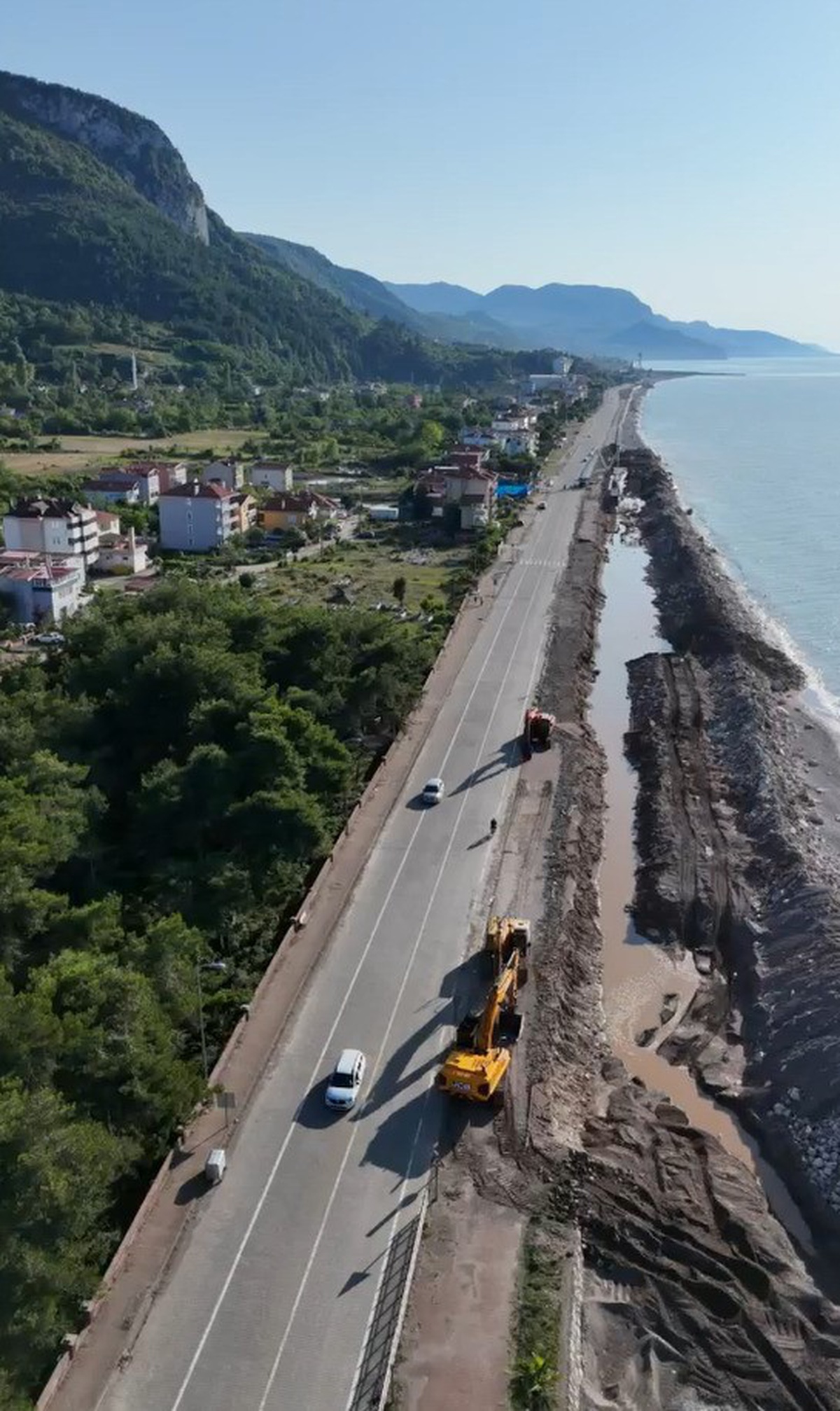 Cide\'de Sel Sonrası Denize Giriş Yeniden Başladı
