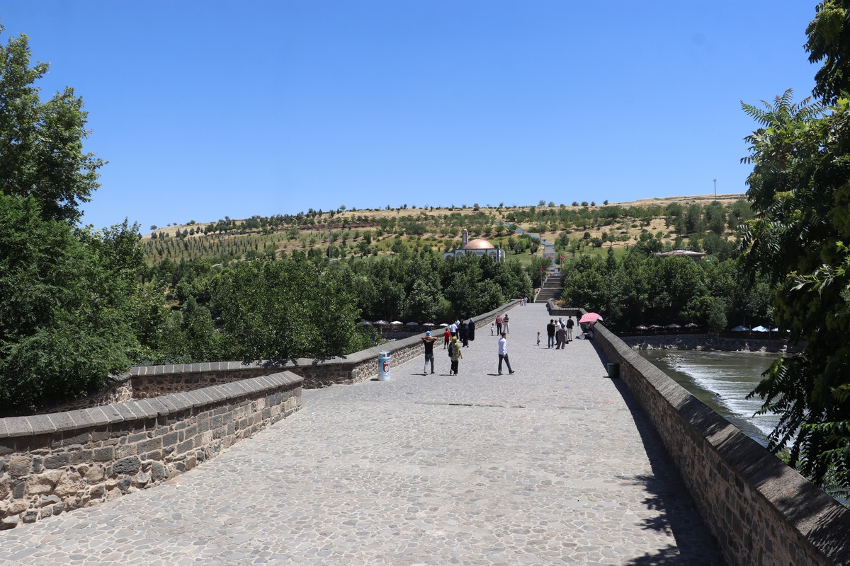 Diyarbakır\'da Sıcaklık 40 Dereceyi Geçti