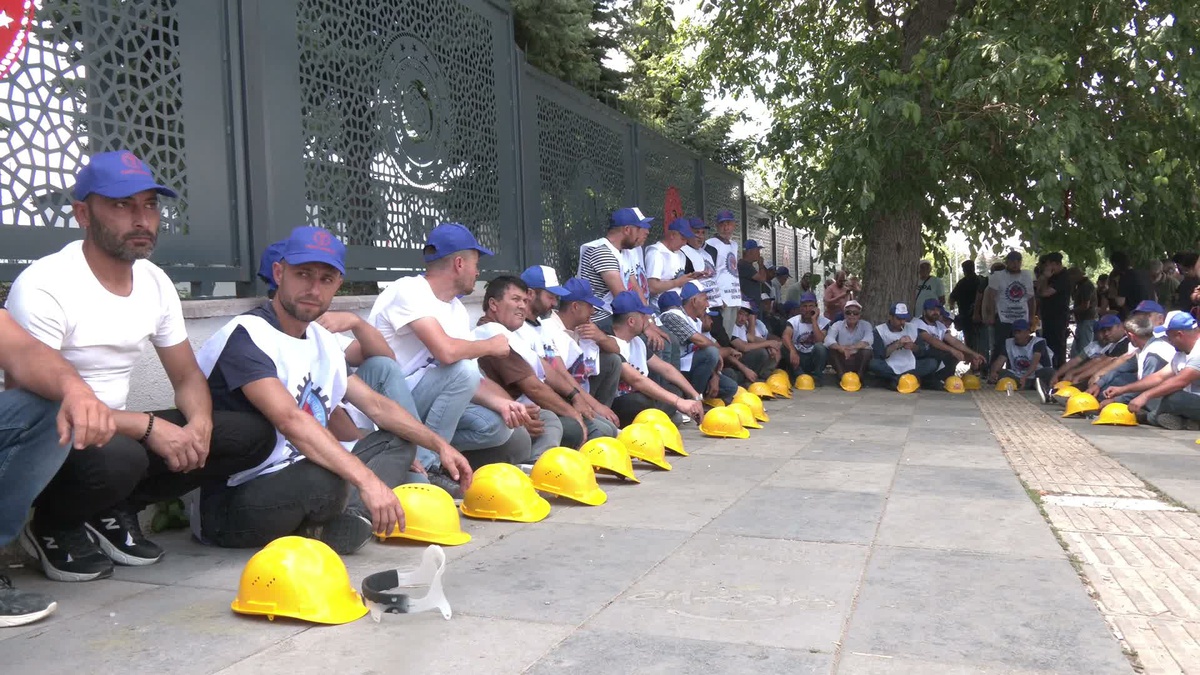 Madenciler Ödemeler İçin Eylemde