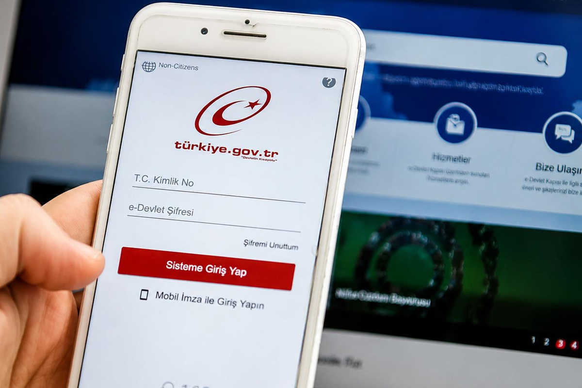 e-Devlet\'e akın var! Milyonlarca kişi aynı hizmeti kullanıyor