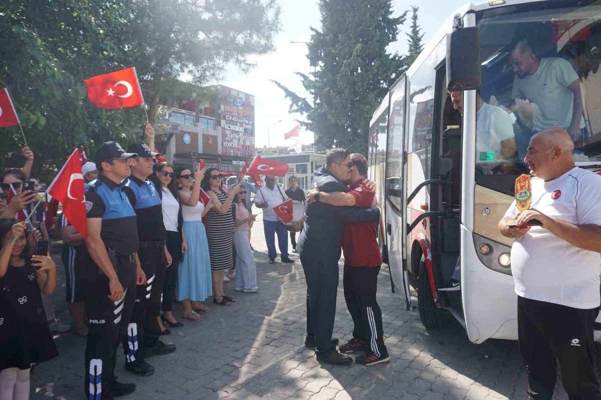 Edirne Minik Güreşçiler Türkiye Şampiyonu