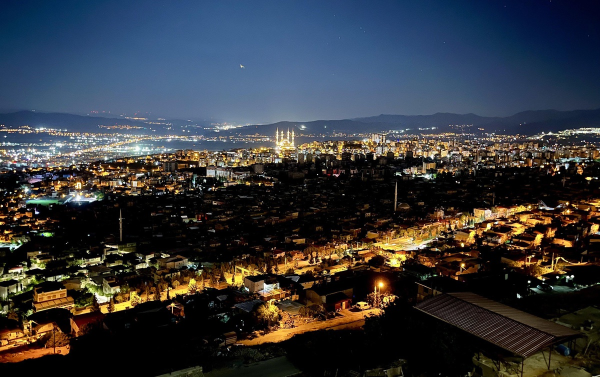 Karamanlı Mahallesi’nde Trafo Patladı: Elektrik Kesintisi