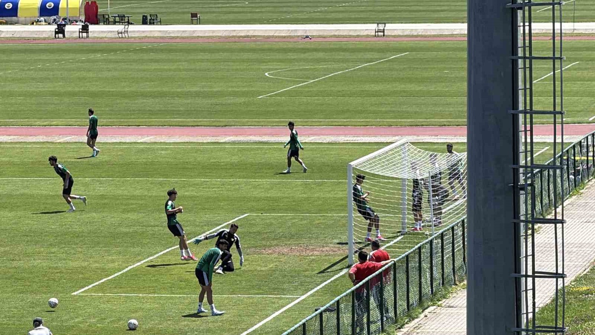 Esenler Erokspor\'un Düzce Kampı Devam Ediyor
