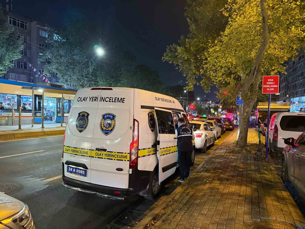 Fatih\'te silahlı saldırı: Bir kişi hayatını kaybetti