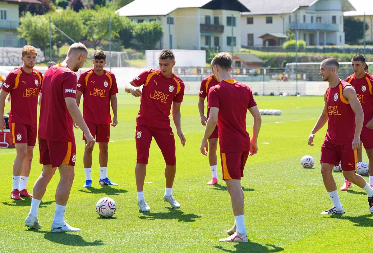 Galatasaray Avusturya'da Hazırlıklarını Sürdürüyor