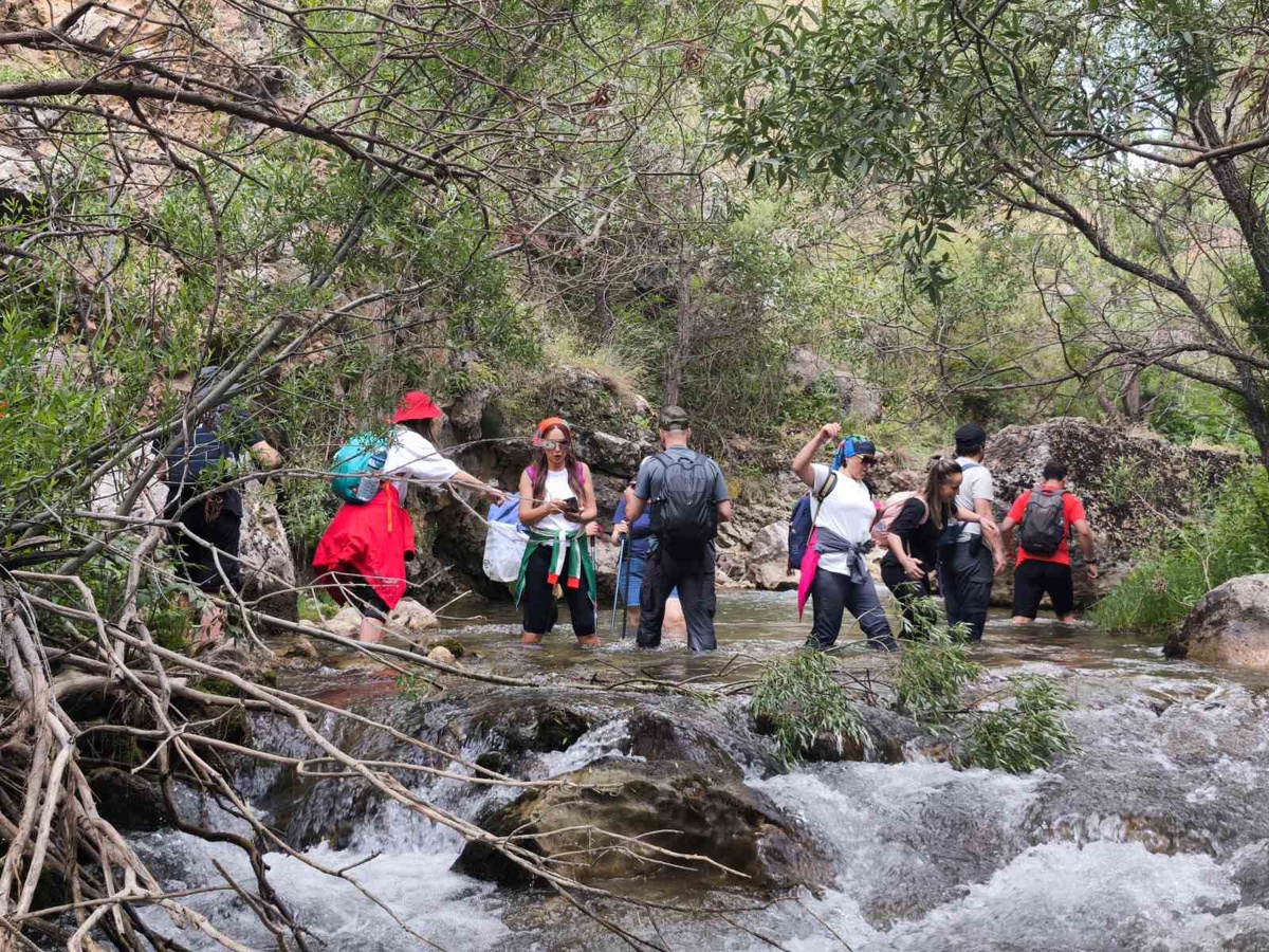 Trabzonlu doğaseverler Yılanlı Kanyon\'u keşfetti