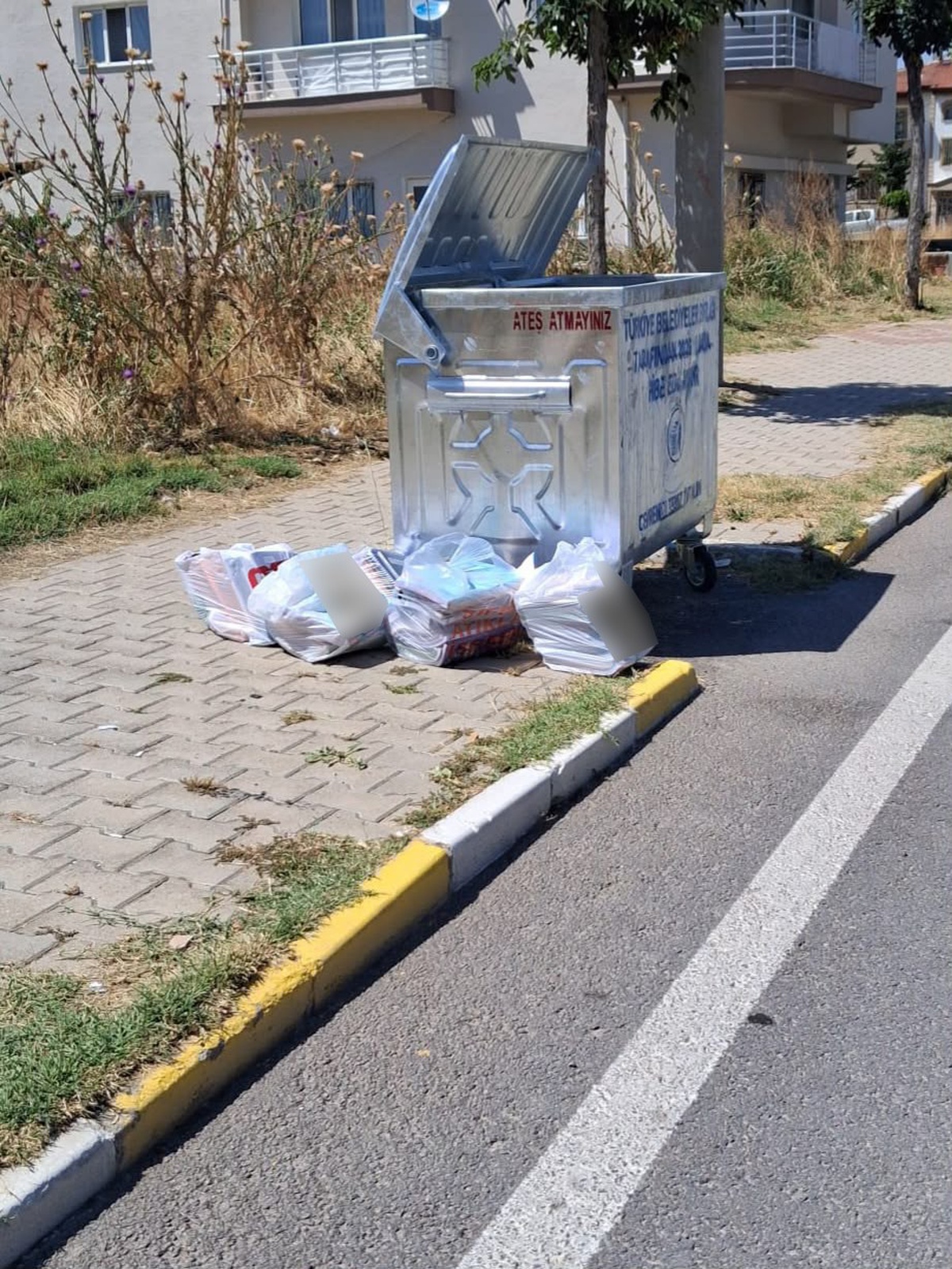 Bolvadin\'de Çöp Krizi ve Ekmek İsrafı
