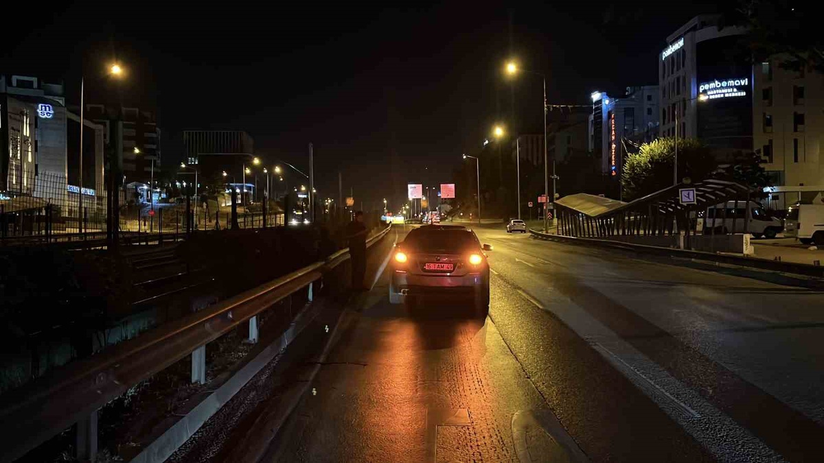 Bursa\'da Trafik Kazası: 53 Yaşındaki Adam Ağır Yaralandı