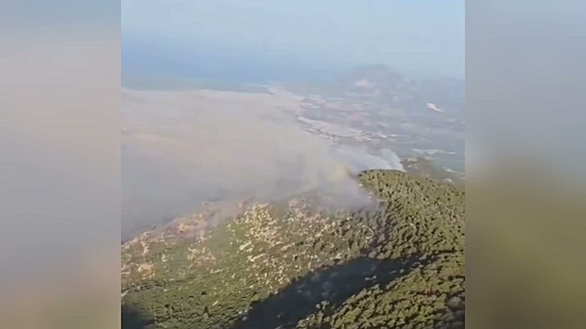 Kaş\'ta Orman Yangınına Müdahale Devam Ediyor