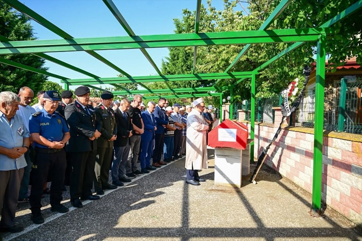 Kıbrıs Gazisi Mustafa Kır Toprağa Verildi